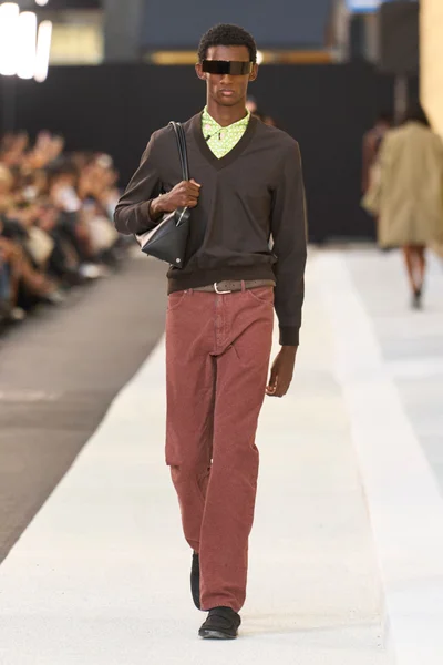 Look 8